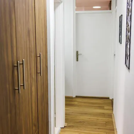 A Comfortable Base For Work & Life *