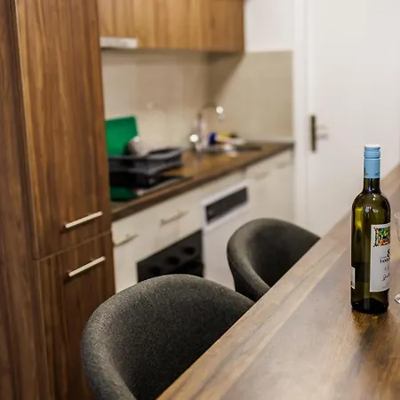 A Comfortable Base For Work & Life *